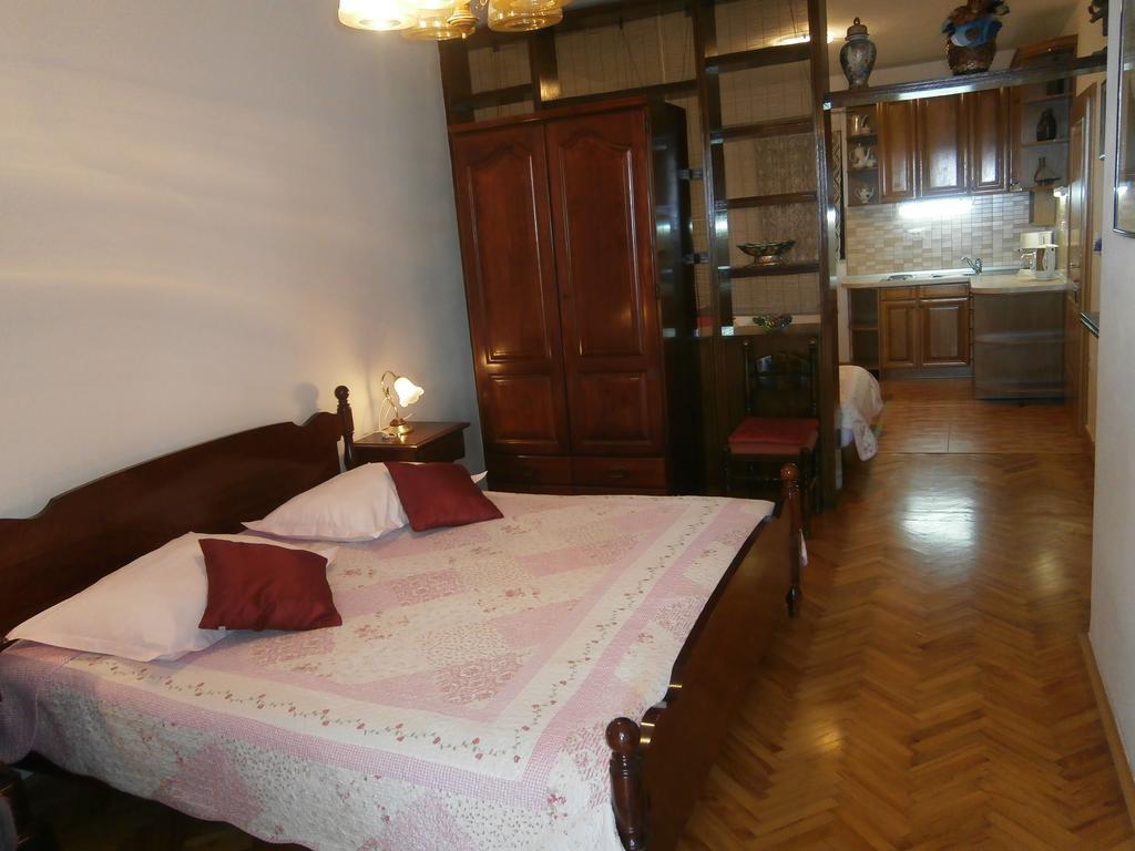 Apartmani Smiljana Макарська Екстер'єр фото