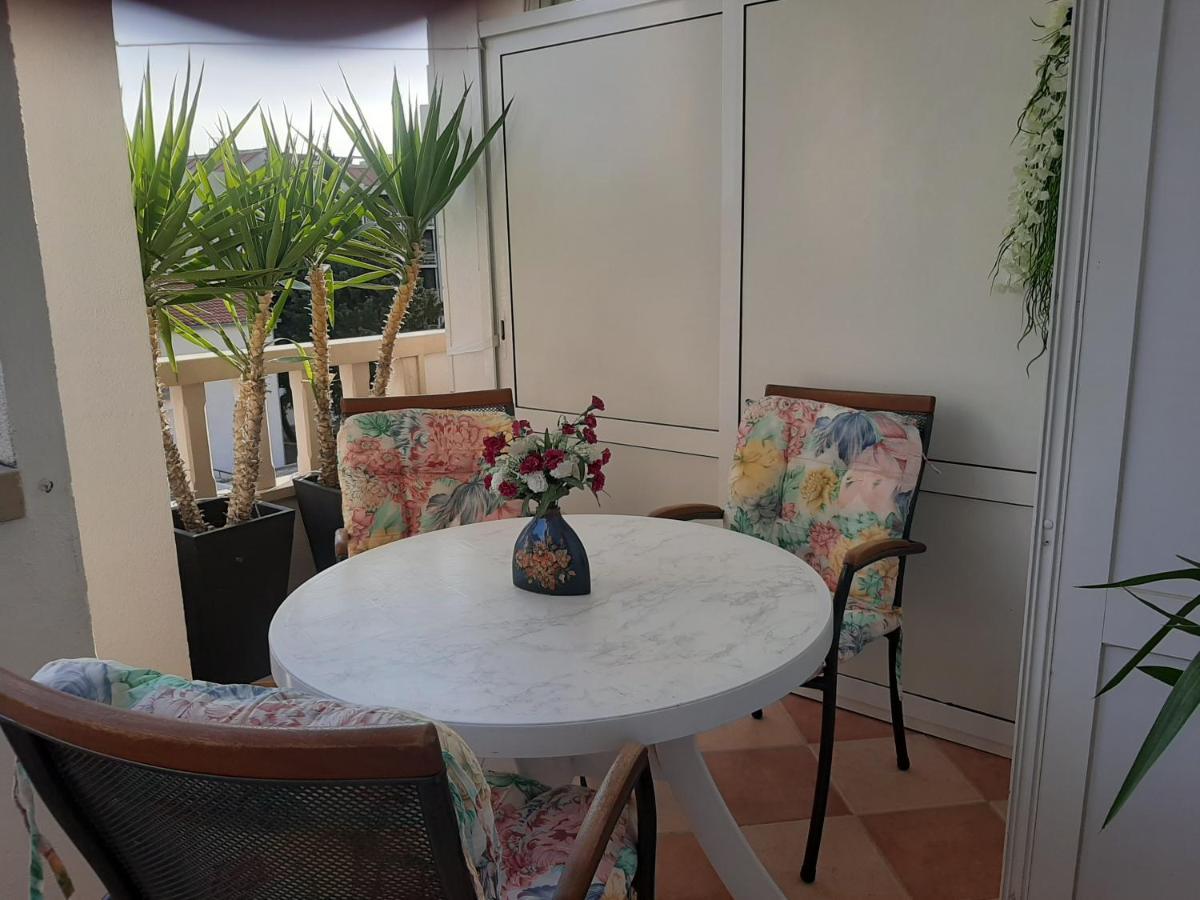 Apartmani Smiljana Макарська Екстер'єр фото