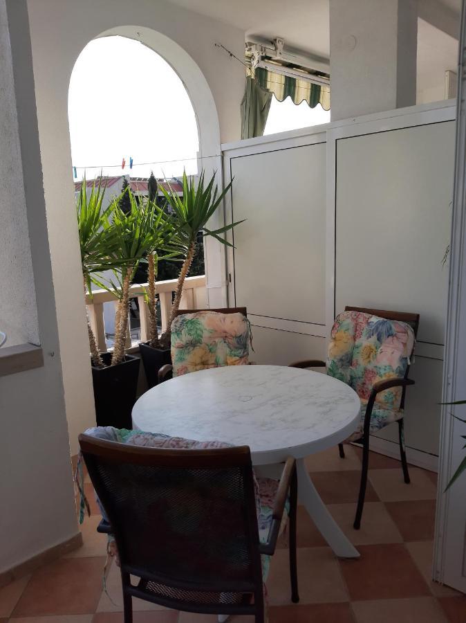 Apartmani Smiljana Макарська Екстер'єр фото